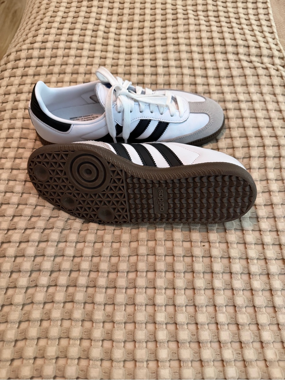 Adidas Samba OG. Size 8. - Picture 3 of 5